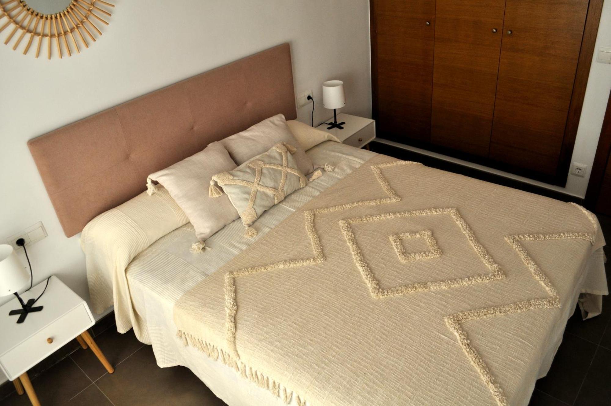 Belman, 2 Dormitorios, By Bookindenia * Denia